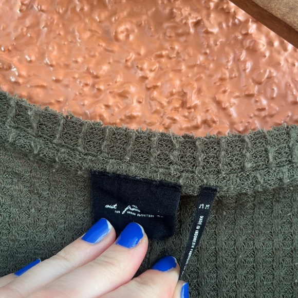 Out from Under Urban Outfitters Jojo Thermal Shirt Size Medium Green Waffle Knit - Picture 4 of 5